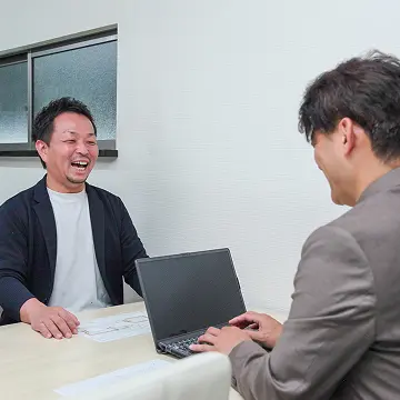 打ち合わせをしている様子