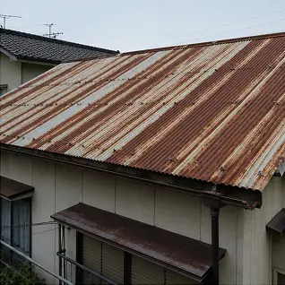 表面が劣化した瓦屋根